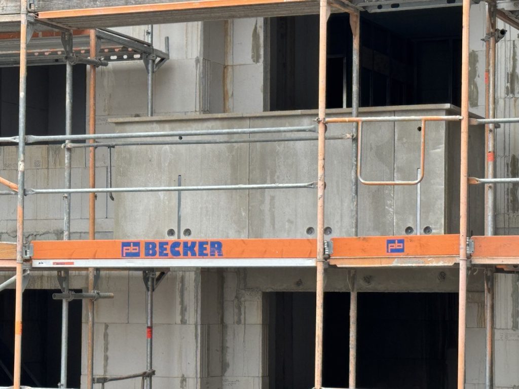 overtec_Bruestung_auf_Betonfertigteil_Detailaufnahme_in_Berlin