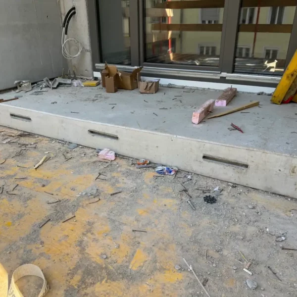 overtec_Bruestung_auf_Betonfertigteil_Ankerschienen